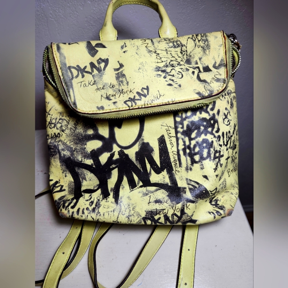 💫DKNY Neom Yellow Graffiti Backpack💫
